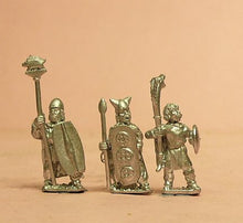 AGB9 Ancient British / Gallic: Command: Chieftains, Standard Bearers & Hornist