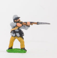 BG1 Union or Confederate: Infantry in Kepi & Tunic, with blanket roll: Firing (fixed bayonet)