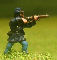 BG13 Union or Confederate: Infantry in Kepi & Frock Coat, firing