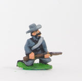 BG17 Union or Confederate: Infantry in Slouch Hat & Tunic with blanket roll: Kneeling