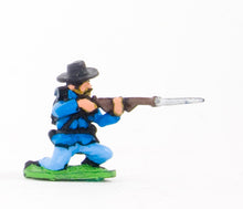 BG22 Union or Confederate: Infantry in Slouch Hat & Tunic with full pack and equipment:Kneeling & firing (fixed bayonet)