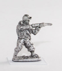 BG43 Zouaves in Kepi:  Firing