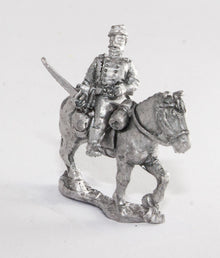 BG58 Union or Confederate: Command: Officer, Standard Bearer & Bugler in Kepi on walking horses