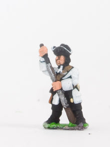 BRO61 European Armies: Dismounted Dragoon in Tricorne, loading