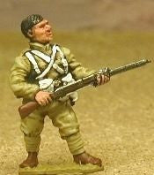 CO17a British: Infantryman at the ready (head variants)