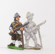 ECW30a Royalist: Musketeers, assorted Helmets