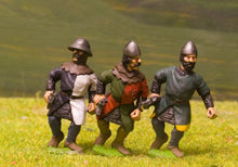 F15 Early Medieval: Two-handed Axeman in Gambason & Helmet