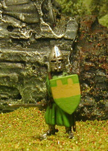 F30 Early Medieval: Dismounted Knight c.1290 in mail, coat of plates under surcoat