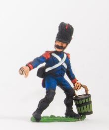 FN142 Guard Artilleryman: in Bearskin with Bucket
