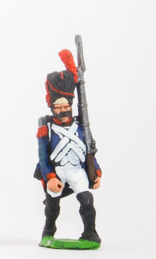 FN43 Line Infantry 1804-12: Grenadier in bearskin advancing