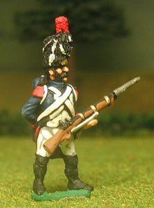 FN8 Imperial Guard 1804-12: Grenadier in Full Dress, loading