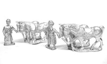 AEA3a Arab: Two horseholders with 4 horses