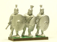 EXR35 Legionary, 2nd & 3rd Century, in Segmenta Armour, at the ready