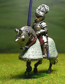 LM18 Gendarme: in armet with large plumes