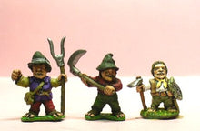 Q91 Halflings: with Scythe, Pitchfork and small Hoe