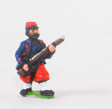 KO44 French: Zouaves: At the ready in Kepi