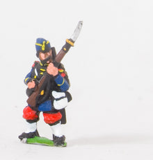 KO66 French: Guard Voltigeurs: Loading in Bonnet de Police