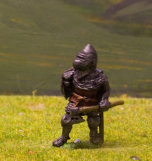 M6a Later Medieval: Dismounted Knight c.1345 in Helmet with closed visor
