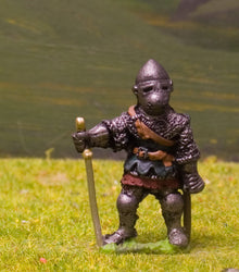 M6b Later Medieval: Dismounted Knight c.1350 in Bull-nose Helm