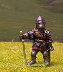 M6b Later Medieval: Dismounted Knight c.1350 in Bull-nose Helm