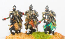 MOG3a Moghul Indian: Heavy Cavalry with Bow, Shield & forward facing Spear on Barded Horse