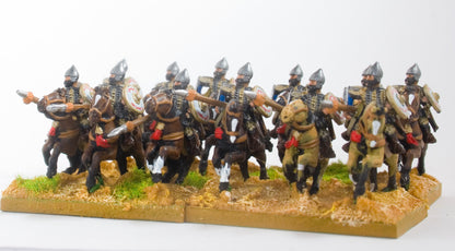 MOG3b Moghul Indian: Heavy Cavalry with Bow, Shield & forward facing Spear on Unarmoured Horse