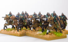 MOG5a Moghul Indian: Heavy / Medium Cavalry with Bow, Shield & forward facing Spear, on Unarmoured Horse