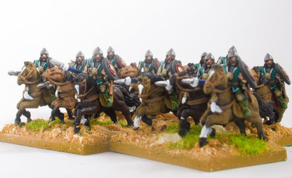 MOG5a Moghul Indian: Heavy / Medium Cavalry with Bow, Shield & forward facing Spear, on Unarmoured Horse