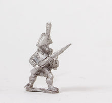 NSS10 Early Spanish Infantry: Light Infantry in Long Coat & Bicorne with Musket at 45 degrees, at the ready