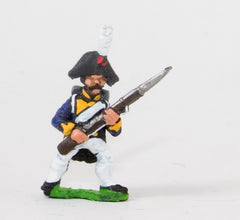 NSS9 Early Spanish Infantry: Line Infantry in Long Coat & Bicorne with Musket at 45 degrees, at the ready
