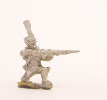 PN18 French: Line Voltigeur skirmishing, kneeling