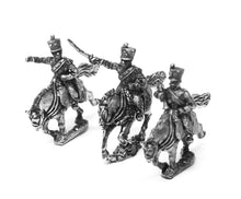 PN39 French: Cavalry: Command: Chasseur Officer, Standard Bearer & Trumpeter