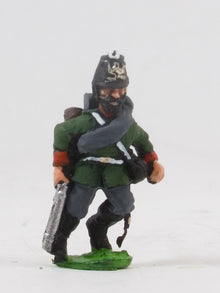 PO7 Prussian: Jager: Advancing, Rifle at side