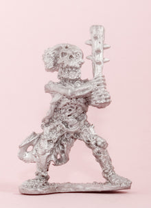 Q119 Zombie: attacking with Spiked Club