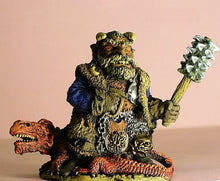 Q84 Giant: carrying Spiked Mace with pet Lizard on a chain