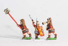 RO1a Camillan Roman: Command: On foot, advancing poses