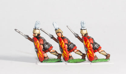 RO1b Camillan Roman: Legionaries in advancing poses with Pilum and Shield