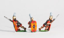 RO1b Camillan Roman: Legionaries in advancing poses with Pilum and Shield