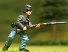 UN4 Union Infantry: Charging in Kepi & Sack Coat (assorted)
