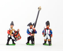 RVY7 French Revolutionary Wars: Command: Officer, Standard Bearer & Drummer in Tarliton