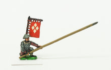 SAM23 Samurai: Ashigaru in helmets with Yari & back banner, kneeling