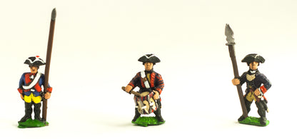 SYP3c Seven Years War Prussian: Command: Musketeer Officer, Standard Bearer (with flag pole only - no cast metal flag) & Drummer